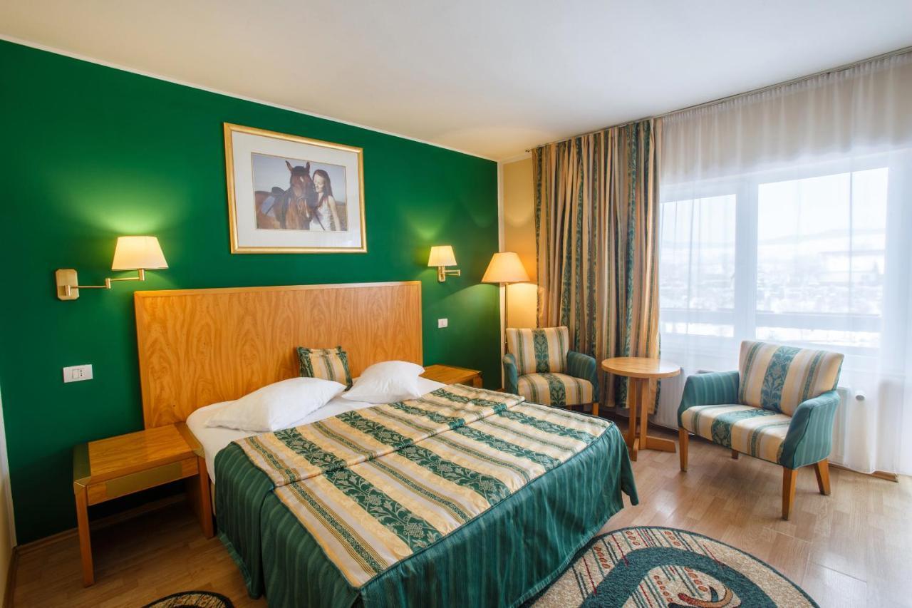 Domeniul Dracula Danes Hotell Eksteriør bilde